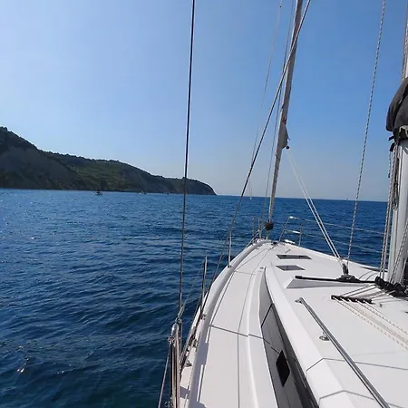 Bavaria C42 Botel Izola